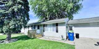Perfect 3 bedroom 2 bath home with a finished basement! Gallery 1