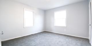 Spacious Duplex! Gallery 16