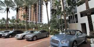 17555 Collins Ave Gallery 7