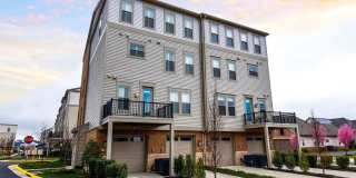 4-Level Furnished townhome! Gallery 48