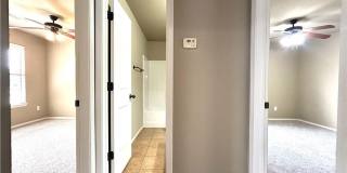 Craftsman style 3 bedroom 2 bath Home - Avail NOW! Gallery 18