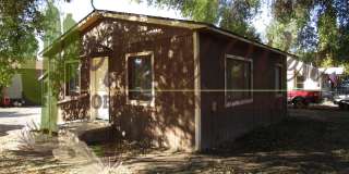 2 Bedroom, 1 Bathroom Cottage Located Next to Ochoco Creek Park - Available Now! Gallery 1