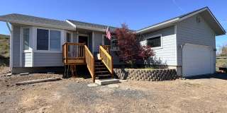 EPHRATA- 2+ bed/2 bath home with private deck w/ hillside views, d/w, a/c and garage! W/S/G paid! Gallery 1
