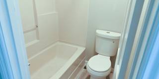 Beautifully Renovated 3 Bedroom with Parking Gallery 20