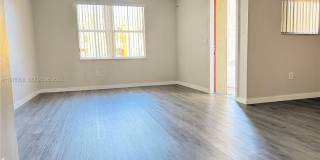 978 NE 42nd Pl Gallery 2