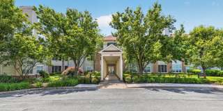 2111 GANTON GRN #208E Gallery 1