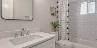 The District Gallery 11