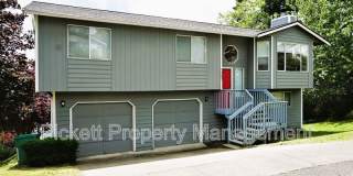 1367 NW Rockford Circle Gallery 1
