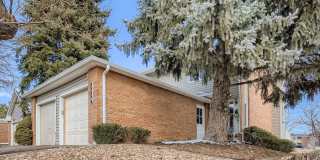 Corner Unit 2 BDR / 2.5 BA Townhome Gallery 7