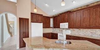 Amazing 4 Bedroom, 3 Bath home plus large 21'x11' loft located in Parkland Isles! Gallery 37