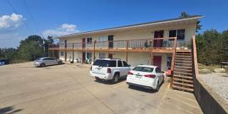 2 Bedroom , 1 Bathroom Apartment! Gallery 1