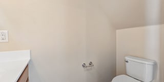 Clean and Comfortable 3 bed 2 bath with loft! Gallery 12