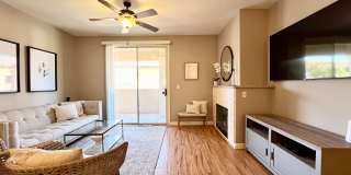CHARMING FURNISHED 3BD/2BA CONDO W/ 2-CAR GARAGE! NEW FLOORING! Gallery 4