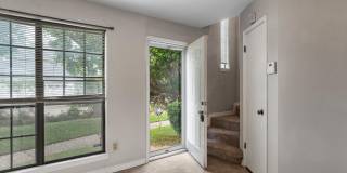 Cobblestone Townhouse - End unit close to parking Gallery 15