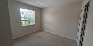 Spacious Townhome in Desirable Vizcaya Falls 3-bedroom, 2.5-bath townhome Gallery 26