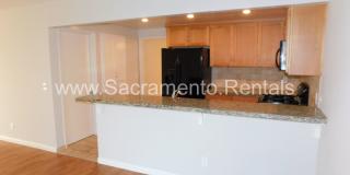 Wonderful Sierra Oaks 3bd/2ba Duplex with 2 Car Garage Gallery 13