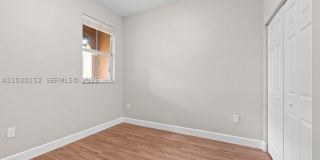 1049 NE 42nd Pl Gallery 15