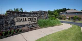 Hall Creek at Arlington Apartment Gallery 26