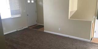 Charming 3 Bedroom Home in Iowa City! Gallery 3