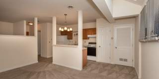 Walk to UC & UC Medical | 1BR/2BR Apartments Gallery 5