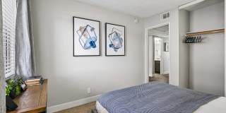 Latitude Gallery 33