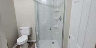 Room in 3 Bedroom Home at Remount Rd Gallery 25