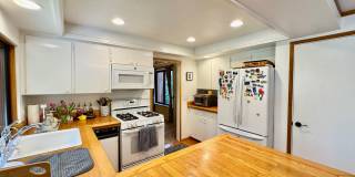 Bellevue Home On Corner Lot Gallery 5
