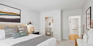 Sofi at Salem Station Gallery 12