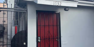 Charming 2 Bedroom Long Beach Apartment - Close to PCH! Charming 2 Bedroom Long Beach Apartment - Close to PCH! Gallery 1