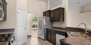 Spacious 4-Bedroom Home - Great Location Gallery 9