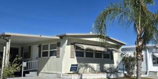 311 50th Ave. Plz. West Gallery 1