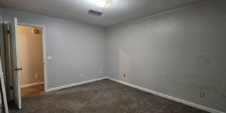 211 Plantation Road Gallery 84
