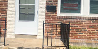 Beautiful Renovated 3BR/2BTH Brick Townhome Gallery 4