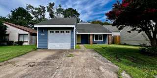 Charming single family home on peaceful canal Gallery 1