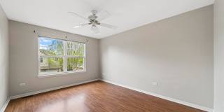 End Unit Three Bedroom Two and a Half Bath in North Naperville Gallery 10