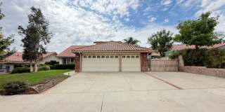 Large 5 bedroom, 2.5 bath home with RV parking Gallery 1