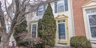 Townhome in *OAKDALE school district* ready for you now! Gallery 1