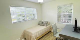 300 NE 7th Street Gallery 11