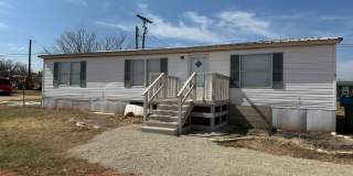 3/2 MOBILE HOME! New interior paint; new vinyl flooring! Gallery 1