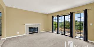 Sunlit 3 Bed Glen Cove Home Gallery 17