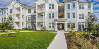 Middle Sound West Apartments Gallery 38