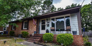 3 Bedroom 2 Bath: Pets Considered Gallery 1