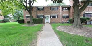 683 E FOX HILLS Drive Gallery 1