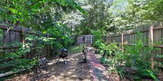 Charming 2BR Townhome in Athens Gallery 26