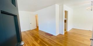 Gorgeous 1BD/1BA, Single-Story Unit in a Charming 4-Plex Near Downtown Lafayette- Available NOW! Gallery 4