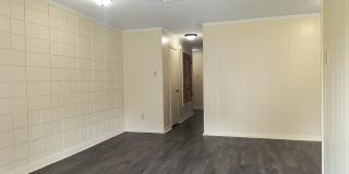 3010 South Holly Street Gallery 1