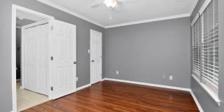 Amazingly and rarely available home that is literally on the greenway. Gallery 26