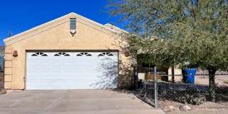 3 Br 2Ba House with Garage and fenced yard**FURNISHED** Gallery 1