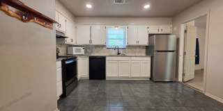 Cute 4 bedroom home in Shawnee Gallery 7