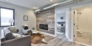 1612-00 CAMBRIDGE Street Gallery 11